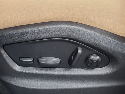Certified 2026 Porsche Cayenne AWD/4WD image 25