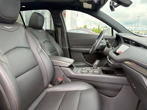 Used 2019 Cadillac XT4 Sport w/ Cold Weather Package AWD/4WD image 28