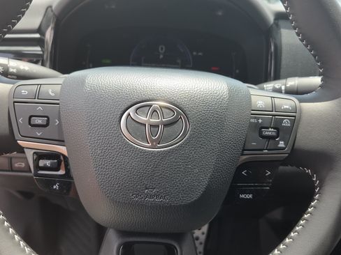 Used 2026 Toyota Camry SE FWD image 17
