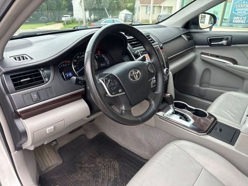 Used 2012 Toyota Camry XLE FWD image 10