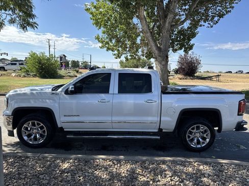 Used 2017 GMC Sierra 1500 SLT w/ SLT Premium Package AWD/4WD image 4