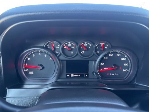 Used 2020 Chevrolet Silverado 2500 Custom w/ Custom Value Package image 16