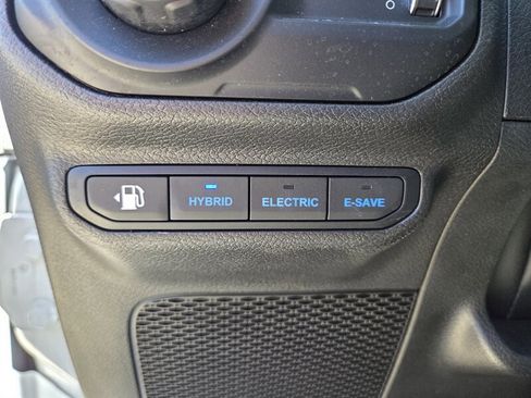 Used 2023 Jeep Wrangler Unlimited Sahara w/ Cold Weather Group image 14