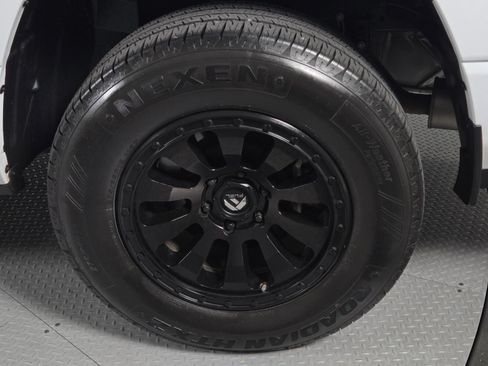 Used 2020 RAM 1500 Big Horn RWD image 10