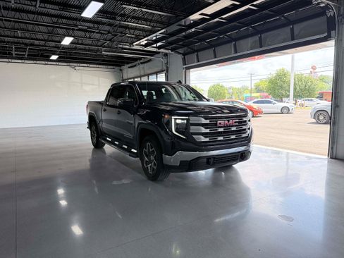 Used 2024 GMC Sierra 1500 SLE w/ Preferred Package AWD/4WD image 8