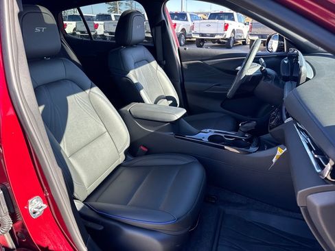 Used 2025 Buick Envista Sport Touring w/ Convenience I Package image 11