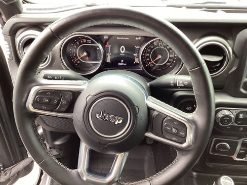 Used 2021 Jeep Gladiator Overland w/ Dual Top Group image 15