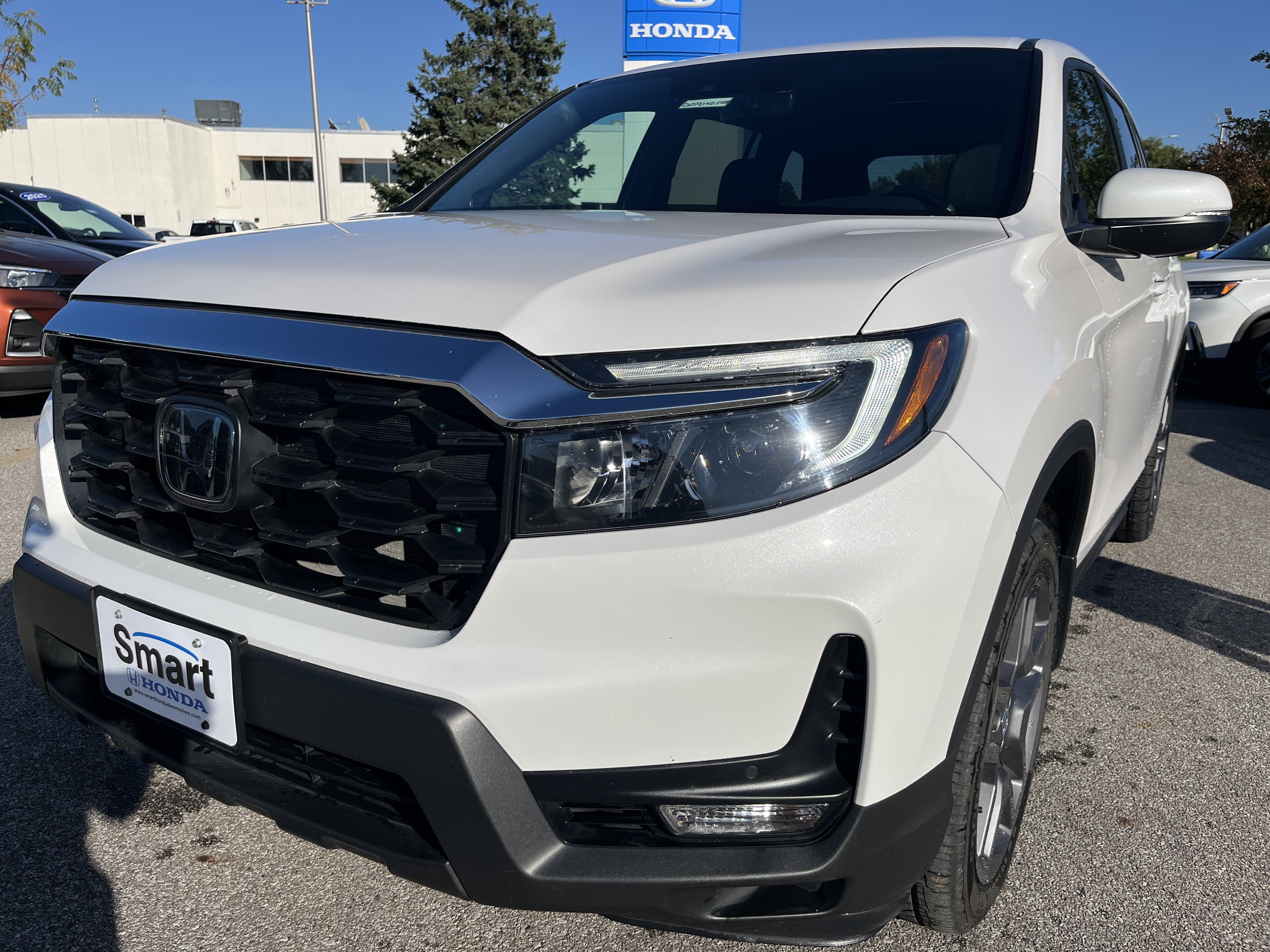 Used 2023 Honda Passport EX-L image 2