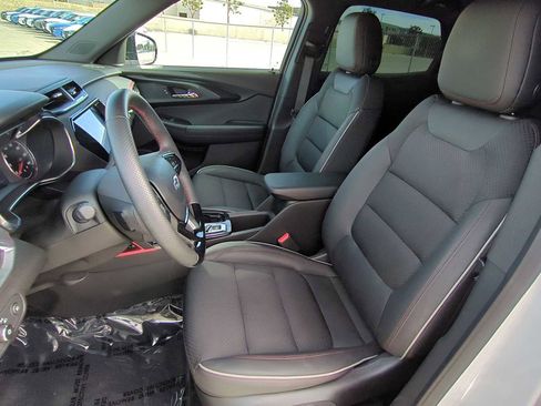 Used 2023 Chevrolet TrailBlazer RS w/ Sun and Liftgate Package image 23