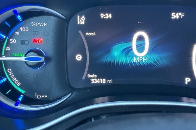 Used 2024 Chrysler Pacifica Limited FWD image 31