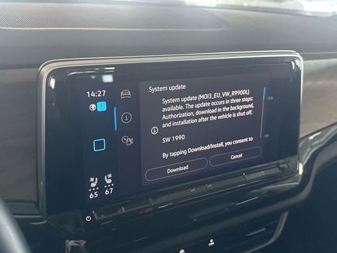 Used 2025 Volkswagen Atlas SE FWD image 17