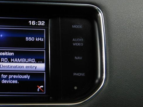 Used 2014 Land Rover Range Rover Sport HSE image 47