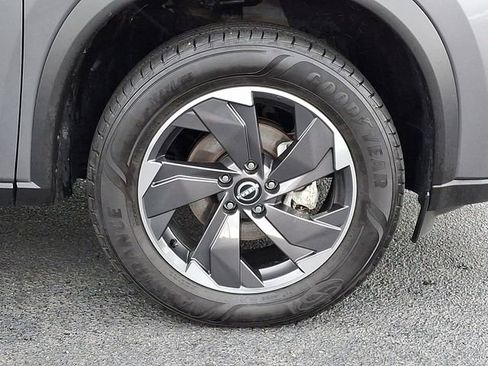 Used 2024 Nissan Rogue SV AWD/4WD image 11