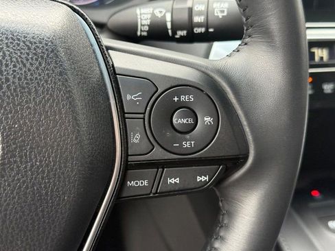 Used 2023 Toyota Venza XLE image 21