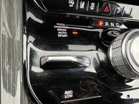 Used 2022 Jeep Wagoneer Series III w/ Rear Seat Video Group 1 image 42