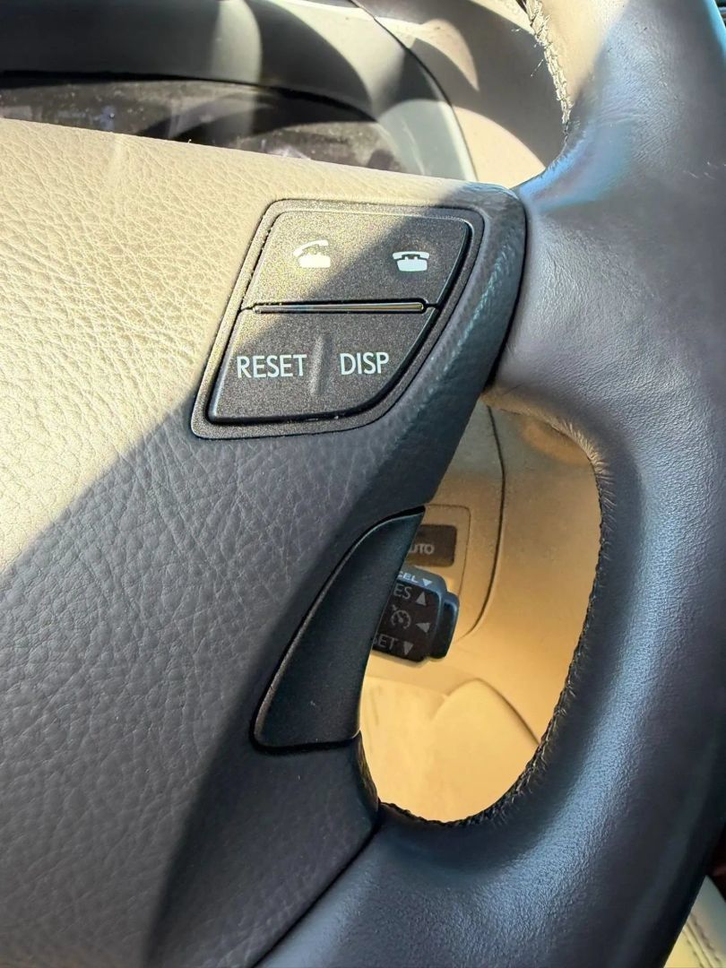 Used 2007 Lexus LS 460 RWD image 23