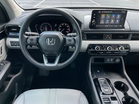 Certified 2025 Honda Pilot EX-L image 11
