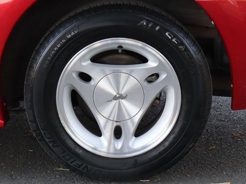 Used 1999 Ford Mustang Convertible RWD image 32