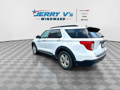 Used 2023 Ford Explorer XLT w/ Equipment Group 202A image 6