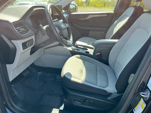 Used 2023 Ford Escape Active w/ Tech Pack #1 AWD/4WD image 10