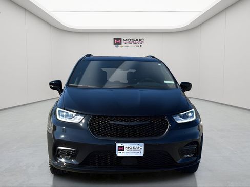 New 2026 Chrysler Pacifica Select image 8