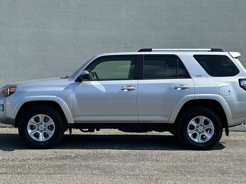 Used 2024 Toyota 4Runner SR5 RWD image 7