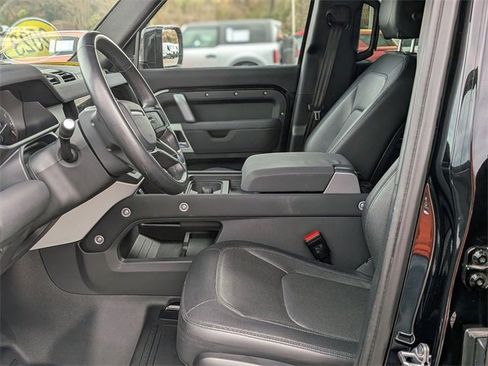 Used 2023 Land Rover Defender 110 X-Dynamic SE image 14