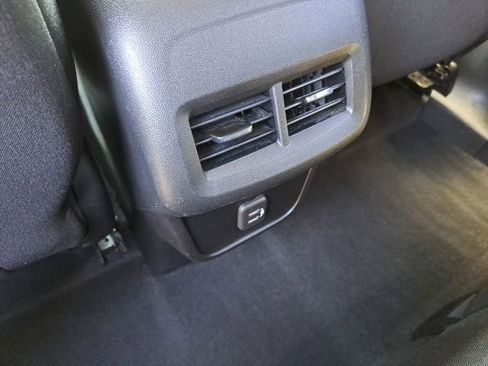 Used 2019 Chevrolet Equinox LT image 9