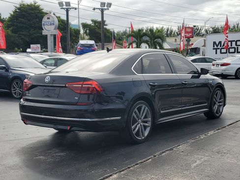 Used 2017 Volkswagen Passat 1.8T R-Line image 6