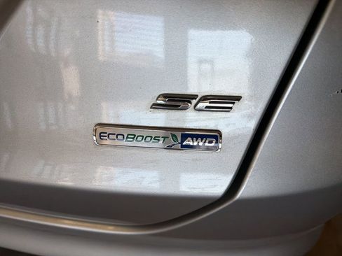 Used 2016 Ford Fusion SE w/ Equipment Group 201A image 6