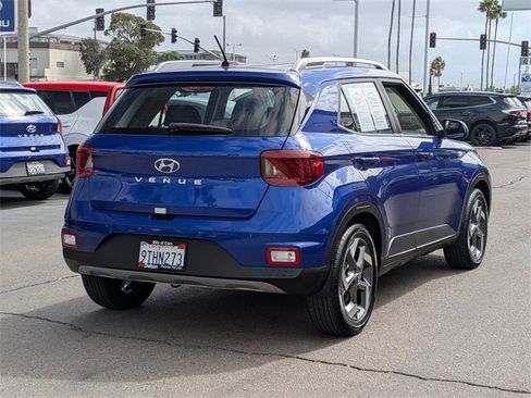 Used 2025 Hyundai Venue Limited image 4