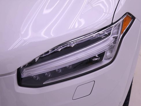 Certified 2023 Volvo XC90 T8 Plus AWD/4WD image 25