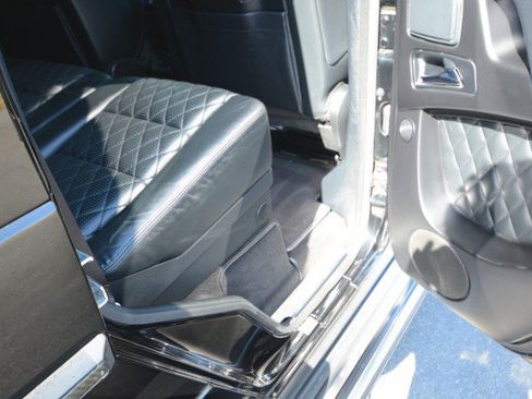 Used 2015 Mercedes-Benz G 63 AMG 4MATIC image 37