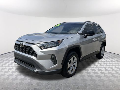 Certified 2020 Toyota RAV4 LE FWD image 3
