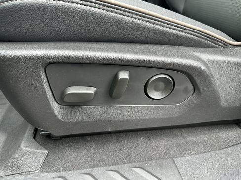 New 2026 GMC Canyon Denali AWD/4WD image 12
