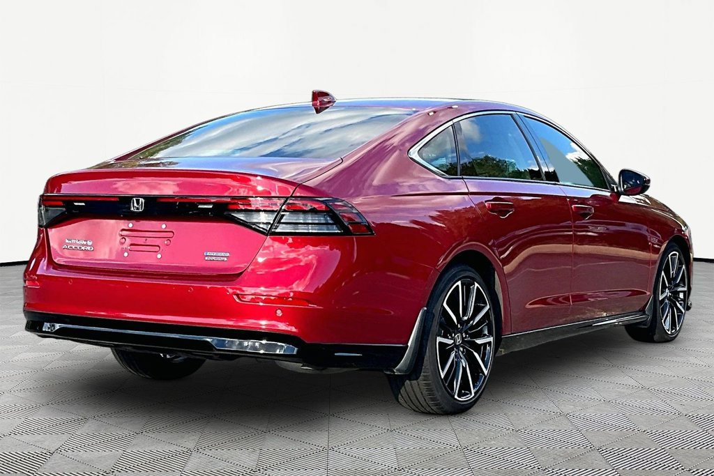 Used 2024 Honda Accord Touring image 6