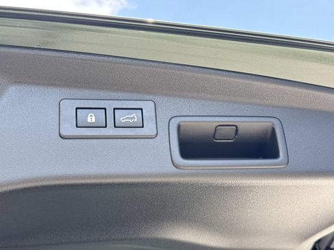 Certified 2026 Subaru Outback Limited XT AWD/4WD image 12