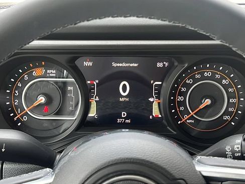 Used 2026 Jeep Wrangler Unlimited Sahara AWD/4WD image 21