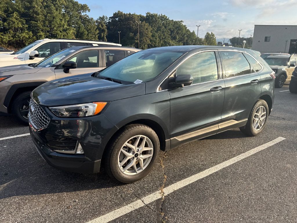 Used 2024 Ford Edge SEL w/ Convenience Package AWD/4WD image 5