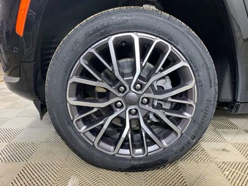 Used 2022 Jeep Grand Cherokee L Summit w/ Advanced Protech Group IV image 35