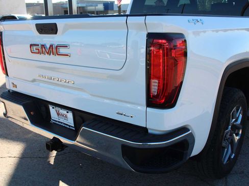 Used 2025 GMC Sierra 1500 SLT w/ SLT Premium Package AWD/4WD image 15