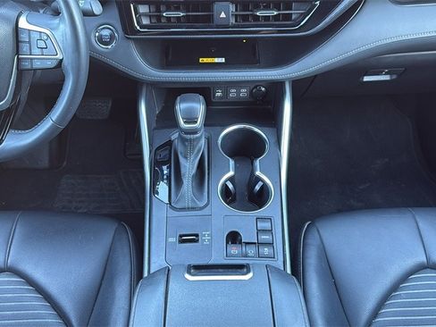 Used 2023 Toyota Highlander XSE image 24