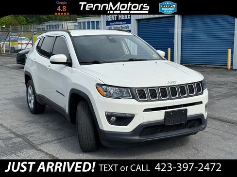 Used 2019 Jeep Compass Latitude w/ Popular Equipment Group AWD/4WD image 3