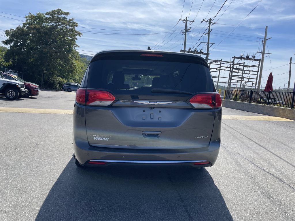 Certified 2019 Chrysler Pacifica Limited FWD image 4