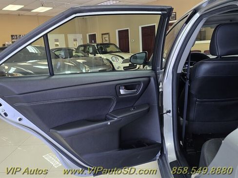 Used 2017 Toyota Camry XLE w/ Advanced Technology Package FWD image 13