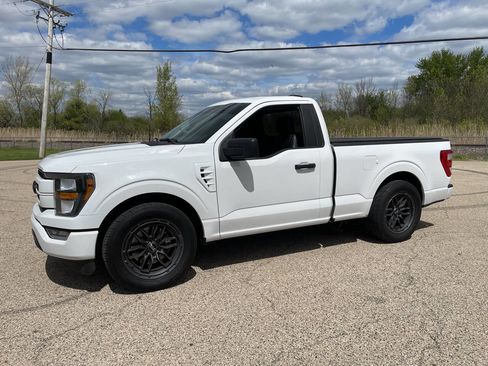 Used 2023 Ford F150 XL RWD image 1