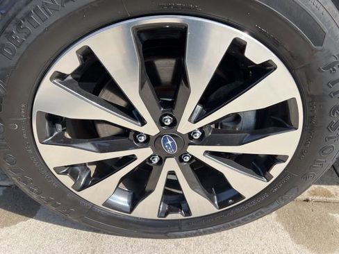 Used 2017 Subaru Outback 2.5i Limited image 9