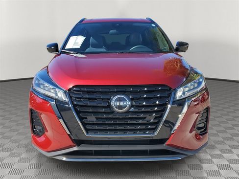 Certified 2022 Nissan Kicks SR w/ Premium Package image 11