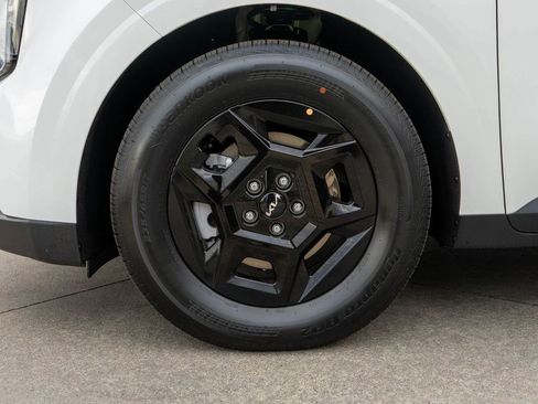 New 2026 Kia Carnival LX image 27