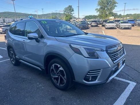 Used 2023 Subaru Forester Touring AWD/4WD image 6